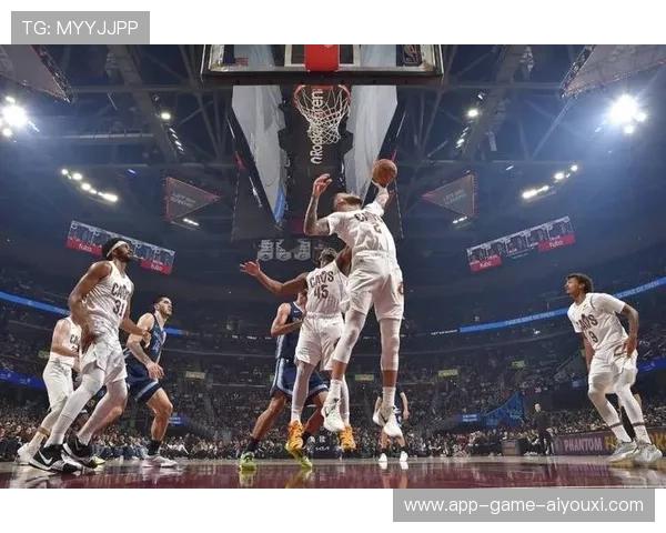 米切尔借掩护急停神准，骑士追分